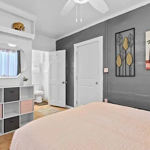 The Pink Oasis Waterfront 1 Bed Apt Apartment